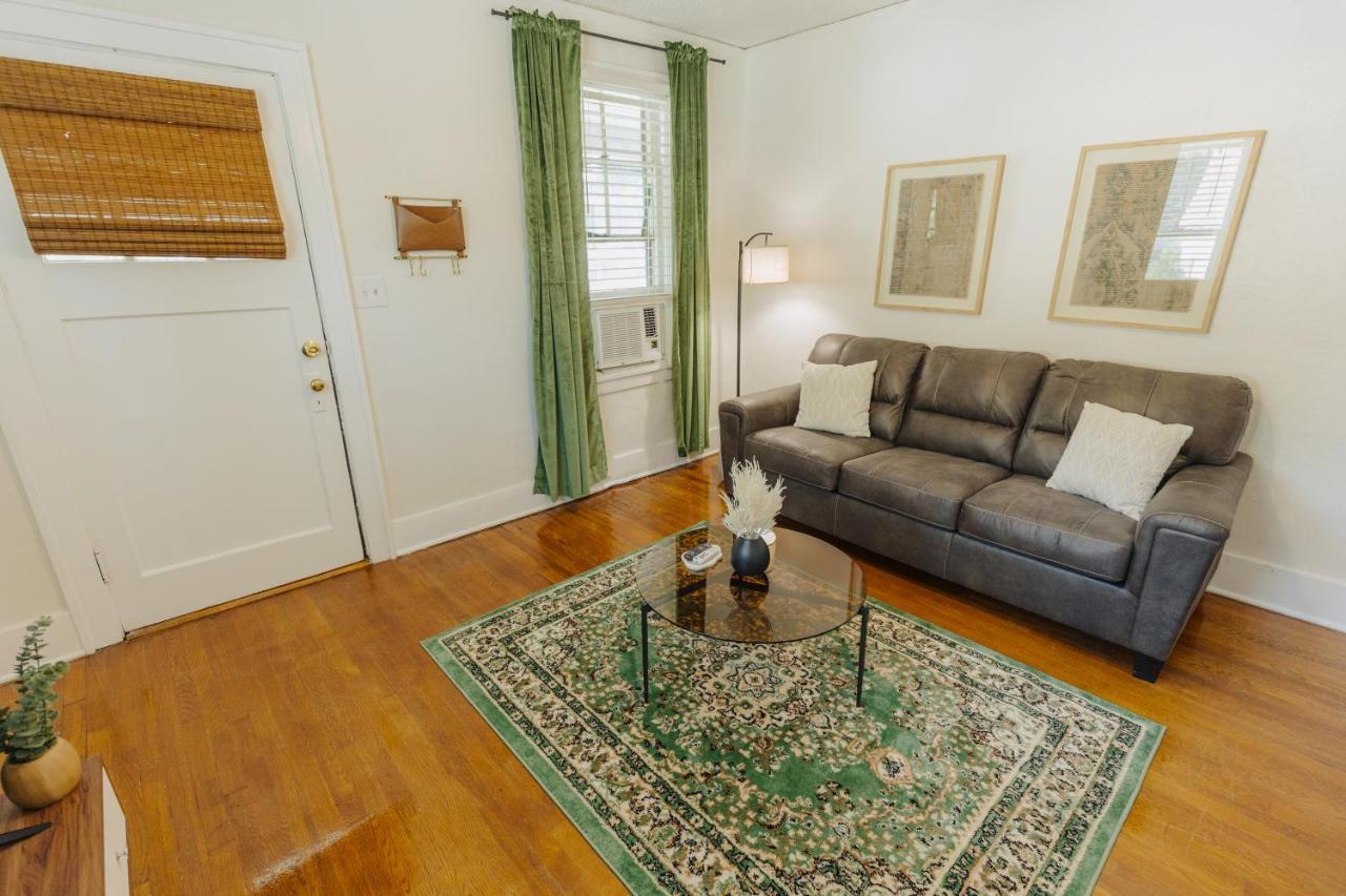 Historic Revival King Bed Midtown 70 Fast Wifi Free Parking Yes Pets