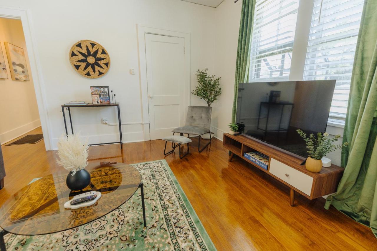 Historic Revival King Bed Midtown 70 Fast Wifi Free Parking Yes Pets *