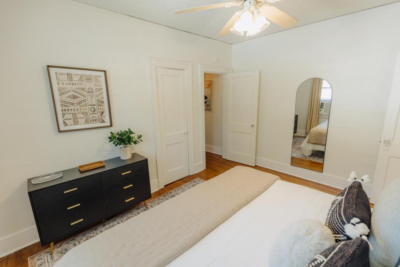Historic Revival King Bed Midtown 70 Fast Wifi Free Parking Yes Pets Holiday home *