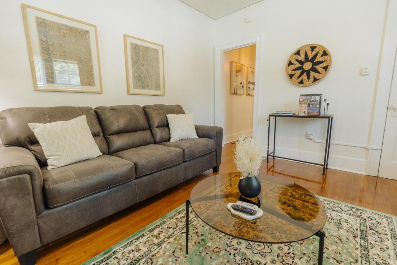 Historic Revival King Bed Midtown 70 Fast Wifi Free Parking Yes Pets Holiday home Memphis